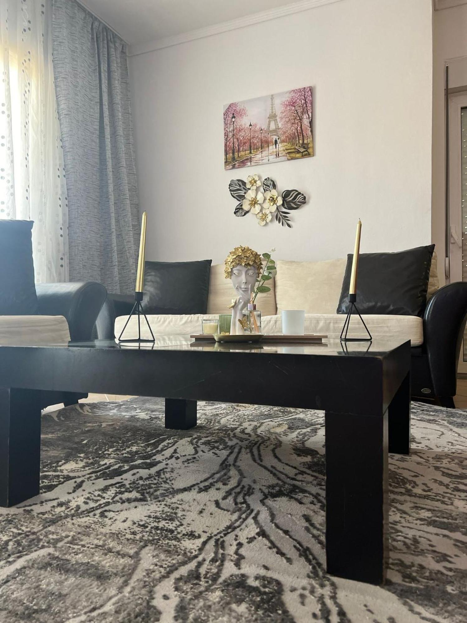 Layla Apartment *